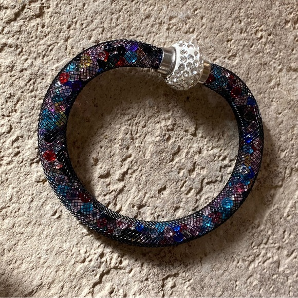Unique multicoloured crystal bracelet with magnetic clasp - Picture 4 of 5